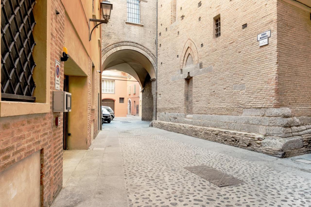 Lo Scrigno Delle 2 Torri! Nel Cuore Del Centro, Vicino A Via Rizzoli ボローニャ エクステリア 写真