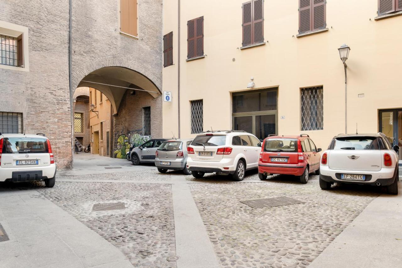 Lo Scrigno Delle 2 Torri! Nel Cuore Del Centro, Vicino A Via Rizzoli ボローニャ エクステリア 写真